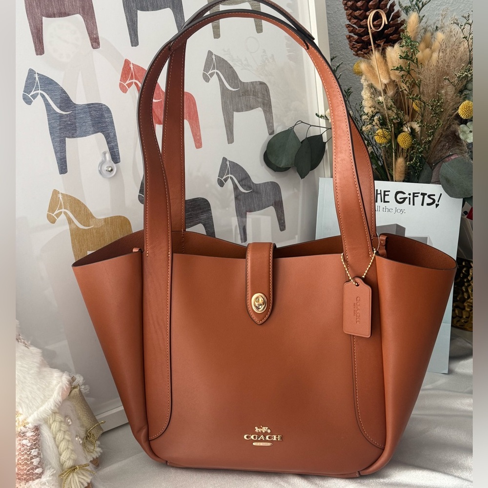 Coach Hadley Turnlock Tote Bag Leather Gold/Tan CBH00